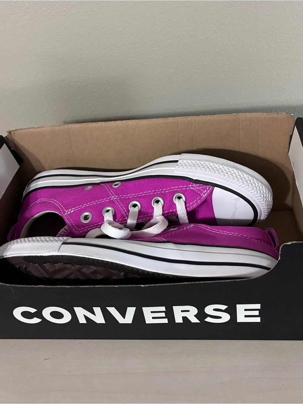 Converse low top
